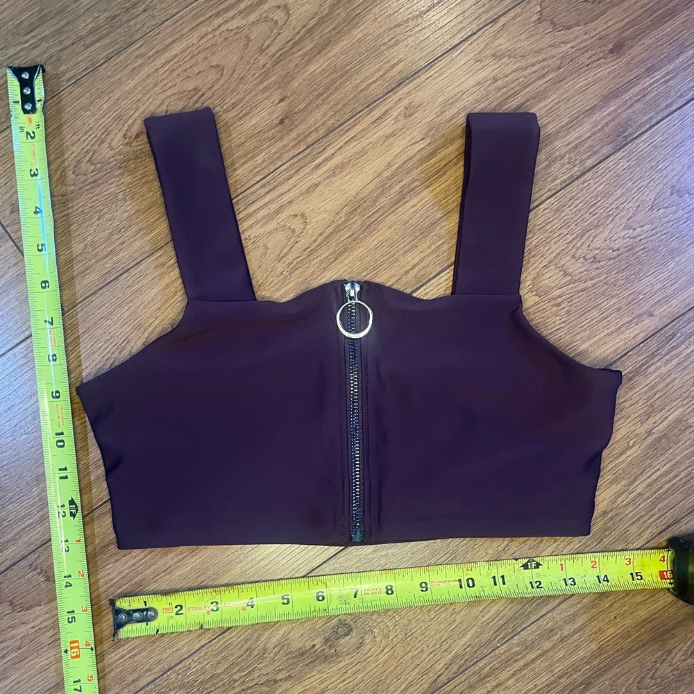 Alo Yoga Airlift Fast Bra in Cherry Cola